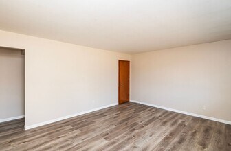 1058 Briarbrae Dr in St. Louis, MO - Building Photo - Building Photo