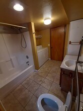 39826 278th Way SE, Unit b in Enumclaw, WA - Foto de edificio - Building Photo