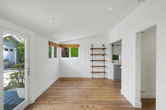 6609 Leland Way in Los Angeles, CA - Building Photo - Building Photo