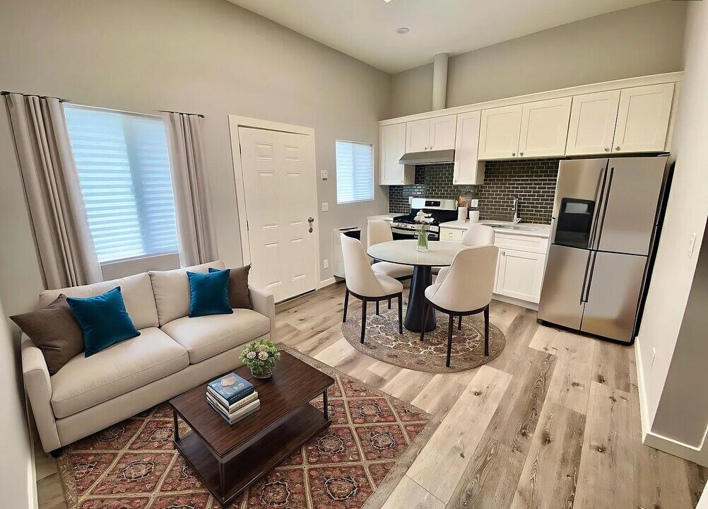 Sweet Spot Alert! Cozy 1 Bed in the Heart ... in Los Angeles, CA - Building Photo