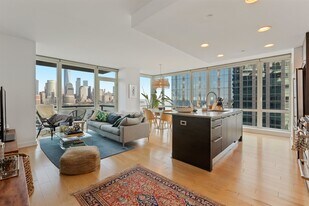 2 2nd St in Jersey City, NJ - Building Photo