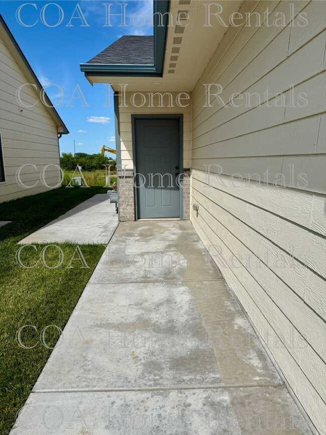 406 S Sweetwater Rd in Maize, KS - Building Photo - Building Photo