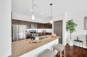 Townhomes at Lake Park in Pearland, TX - Foto de edificio - Building Photo