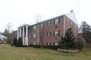 Goshen Manor in West Chester, PA - Building Photo