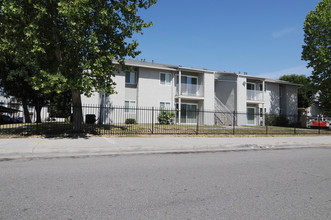 Meadowview Apartments I in Perris, CA - Building Photo - Building Photo