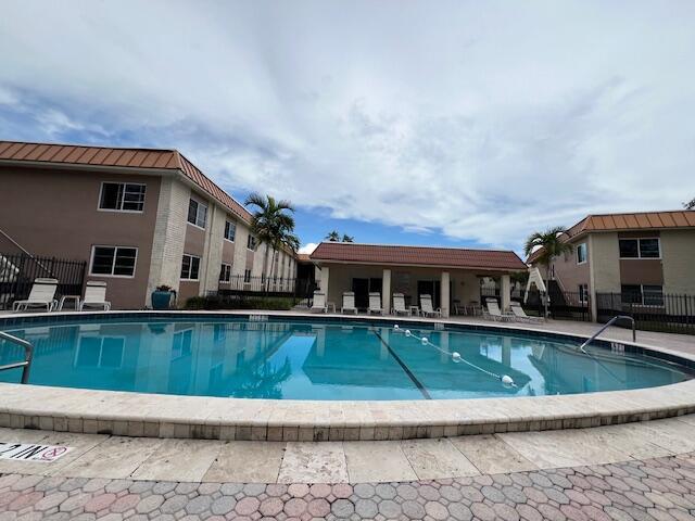 property at 1950 N Andrews Ave