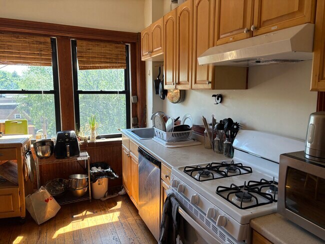 2016 Massachusetts Ave, Unit 2