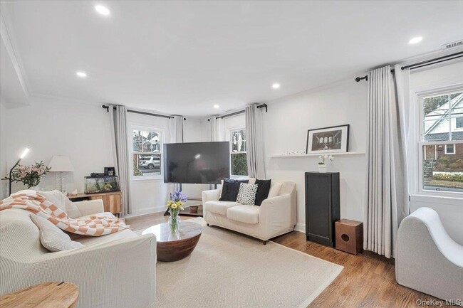 75 Oakland Ave in Tuckahoe, NY - Building Photo - Building Photo