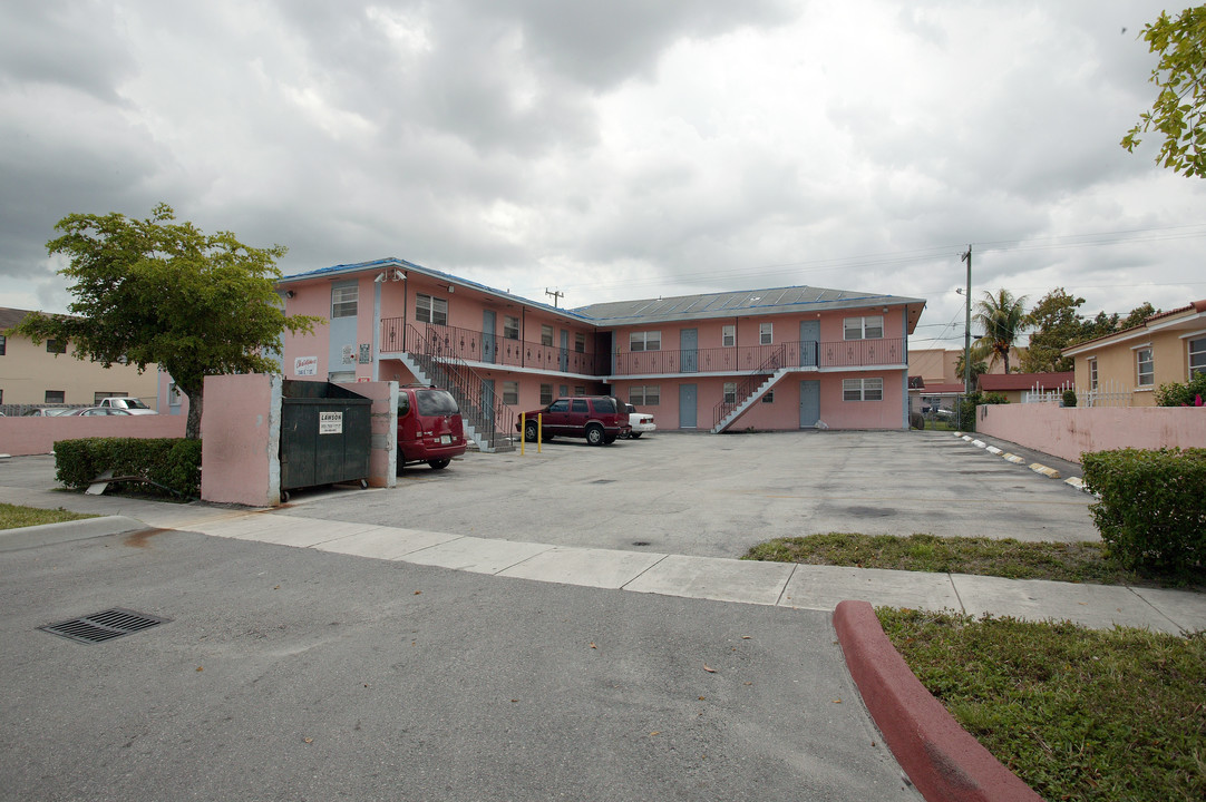 Christophers in Hialeah, FL - Foto de edificio