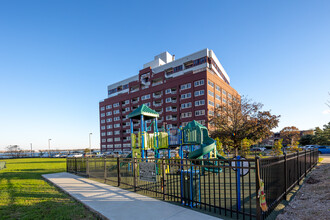 80 Bay Street Lndg in Staten Island, NY - Building Photo - Building Photo