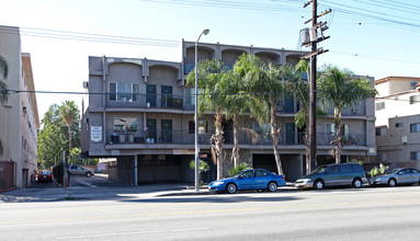 Sepulveda Apartments in Van Nuys, CA - Building Photo - Building Photo