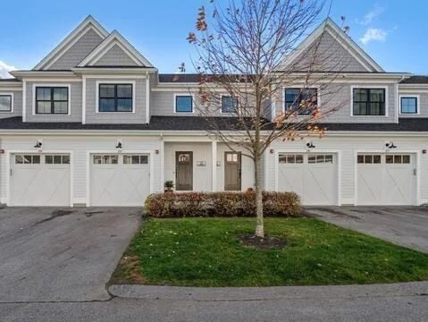 property at 10 Southfield Ln