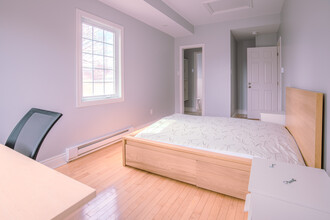 Furnished Rooms for Rent – All-Inclusive – in Gatineau, QC - Building Photo - Building Photo
