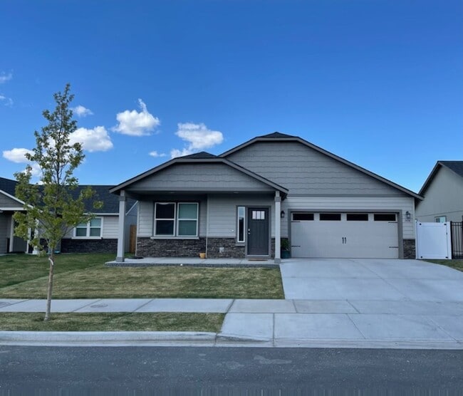property at 1414 E Nen Dr
