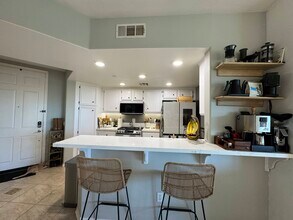 243 Riverdale Ct, Unit 425 in Camarillo, CA - Building Photo - Building Photo