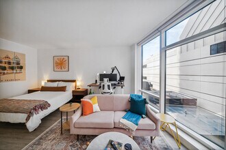 18 10th St in San Francisco, CA - Building Photo - Building Photo