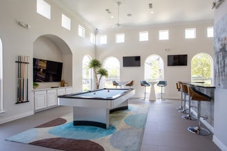 Century Travesia in Austin, TX - Foto de edificio - Interior Photo