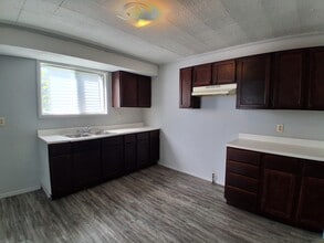 930 N Bowman Ave in Danville, IL - Building Photo - Building Photo
