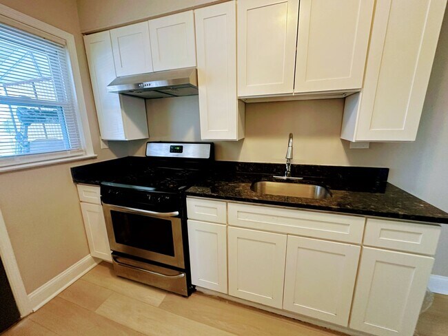 122 Riverthorn Rd in Middle River, MD - Building Photo - Building Photo
