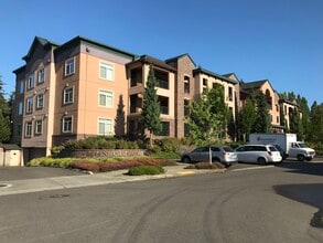 2440 S Steele St, Unit 301 in Tacoma, WA - Building Photo - Building Photo