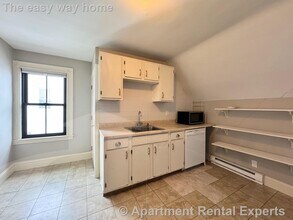 8 Charnwood Rd in Somerville, MA - Foto de edificio - Building Photo