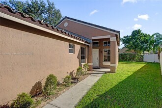 658 Stanton Dr in Weston, FL - Building Photo - Building Photo