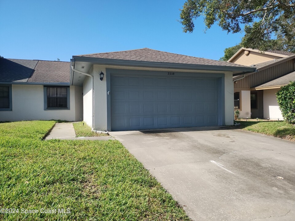 3558 Sparrow Ln in Melbourne, FL - Building Photo