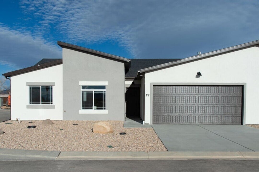 1825 N Lund Hwy in Cedar City, UT - Building Photo