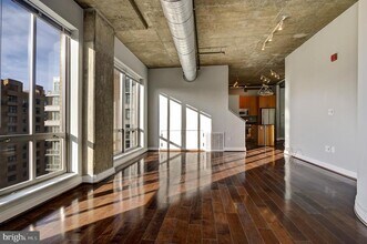 301 Massachusetts Ave NW in Washington, DC - Building Photo - Building Photo
