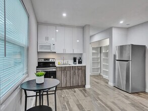 906 N Riverside Dr, Unit SI ID1503945P in Pompano Beach, FL - Building Photo - Building Photo