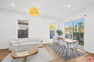 1905 S Corning St in Los Angeles, CA - Building Photo - Building Photo