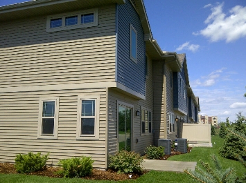 Burl Oak Townhomes in Sartell, MN - Building Photo