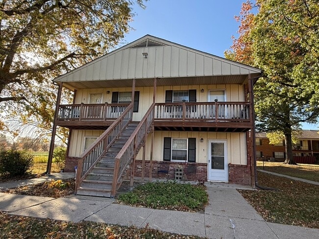 989 NW Colbern Rd in Lee's Summit, MO - Building Photo - Building Photo