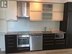770 Bay St. in Toronto, ON - Building Photo
