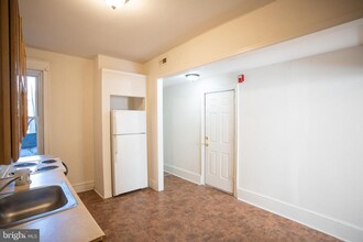 210 S 60th St in Philadelphia, PA - Building Photo - Building Photo