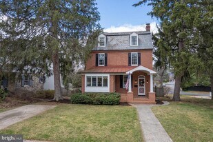 317 W College Terrace in Frederick, MD - Building Photo