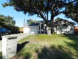 17 Liz Rios Dr in Edinburg, TX - Building Photo