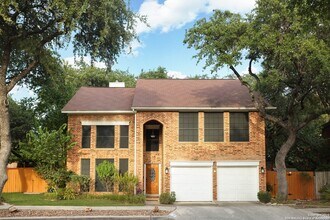6407 Lost Arbor Cir, Unit 4223 in San Antonio, TX - Building Photo - Building Photo