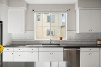 31305 Via Nubes in Temecula, CA - Building Photo - Building Photo