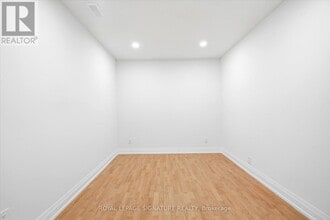 7866 Yonge St in Innisfil, ON - Building Photo - Building Photo