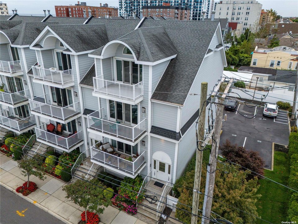 159 Monroe Blvd in Long Beach, NY - Building Photo