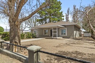 2595 S Montierth Ln in Safford, AZ - Building Photo