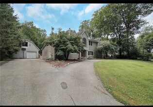 7 Shannon Ln in Pine Bush, NY - Building Photo - Building Photo