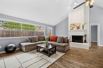 19630 San Gabriel Dr in Houston, TX - Building Photo - Building Photo