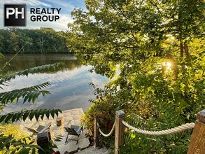 157 Riverview Ave in Waltham, MA - Building Photo - Building Photo