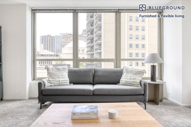 3450 N Lake Shore Dr in Chicago, IL - Building Photo - Building Photo
