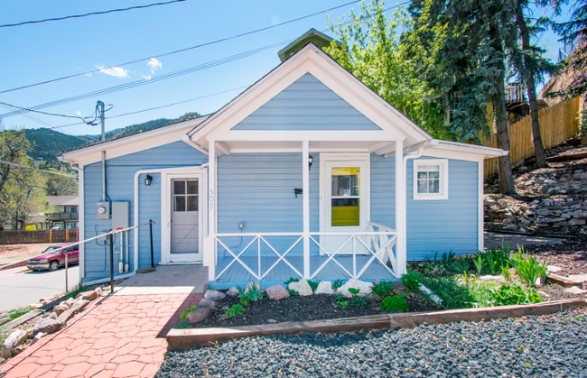 509 Cañon Ave in Manitou Springs, CO - Building Photo - Building Photo