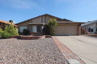 4053 W Cielo Grande in Glendale, AZ - Building Photo - Building Photo