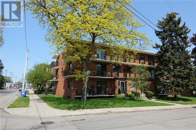 50 Hilda Ave in Hamilton, ON - Building Photo - Building Photo