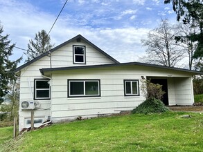 35425 9th St in Nehalem, OR - Foto de edificio - Building Photo